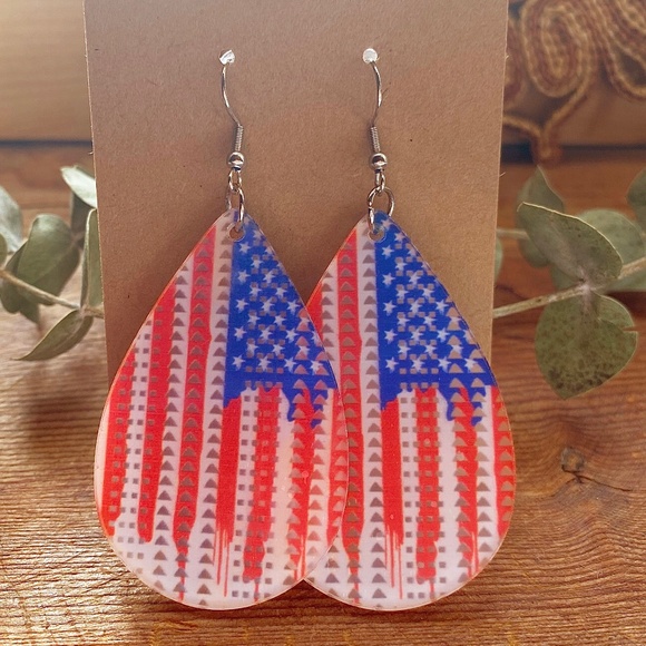 NEW American Flag dangle Earrings USA - Boutique - Picture 2 of 5